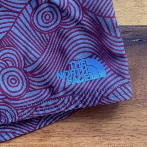 The North Face Anchor & Waves Board Shorts - Picture 2 of 8